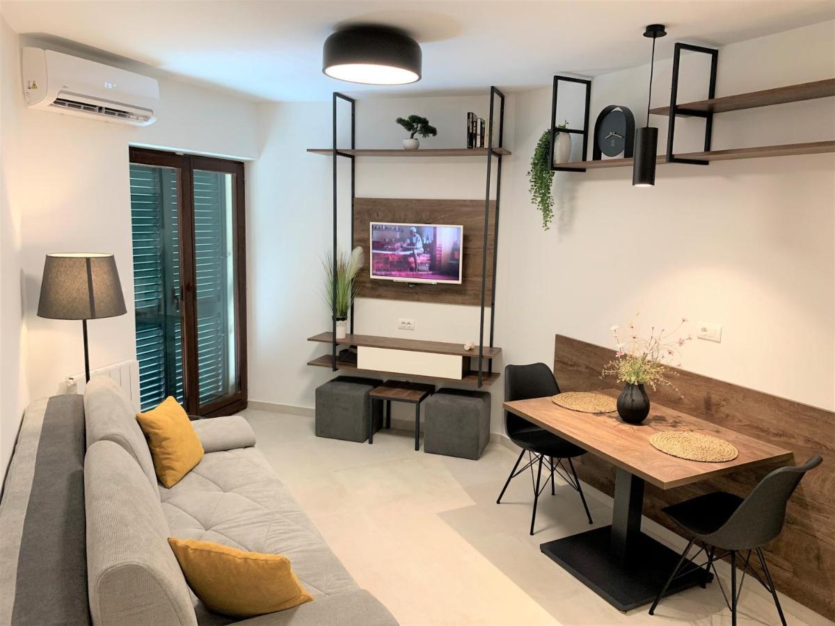 Villa Fani - Apartments In Трогір Екстер'єр фото