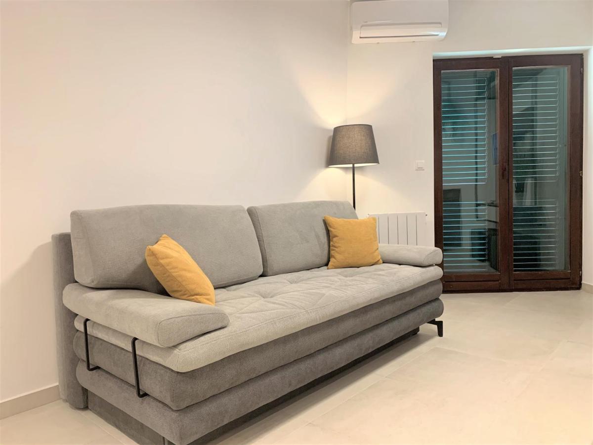 Villa Fani - Apartments In Трогір Екстер'єр фото