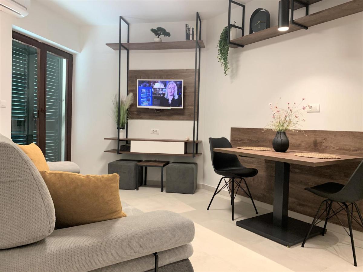 Villa Fani - Apartments In Трогір Екстер'єр фото