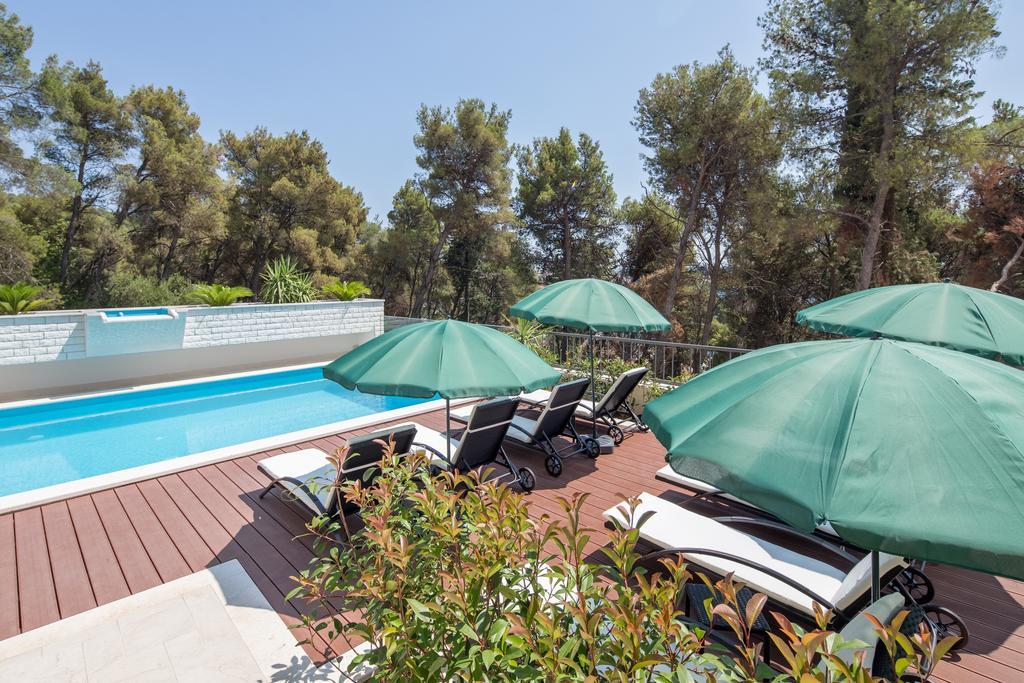 Villa Fani - Apartments In Трогір Екстер'єр фото