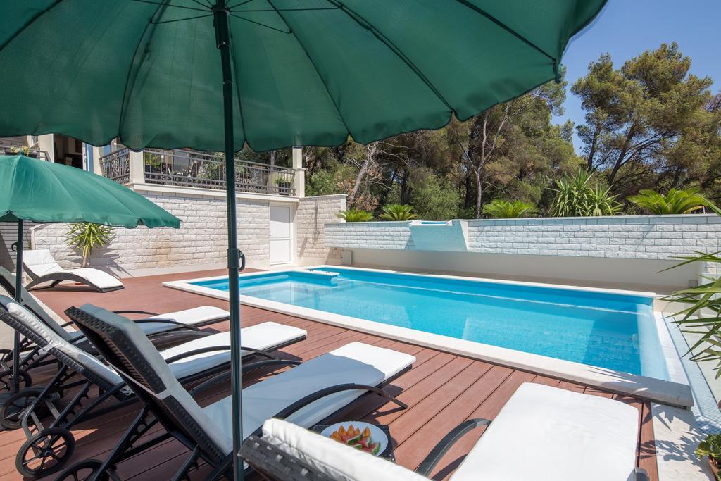Villa Fani - Apartments In Трогір Екстер'єр фото