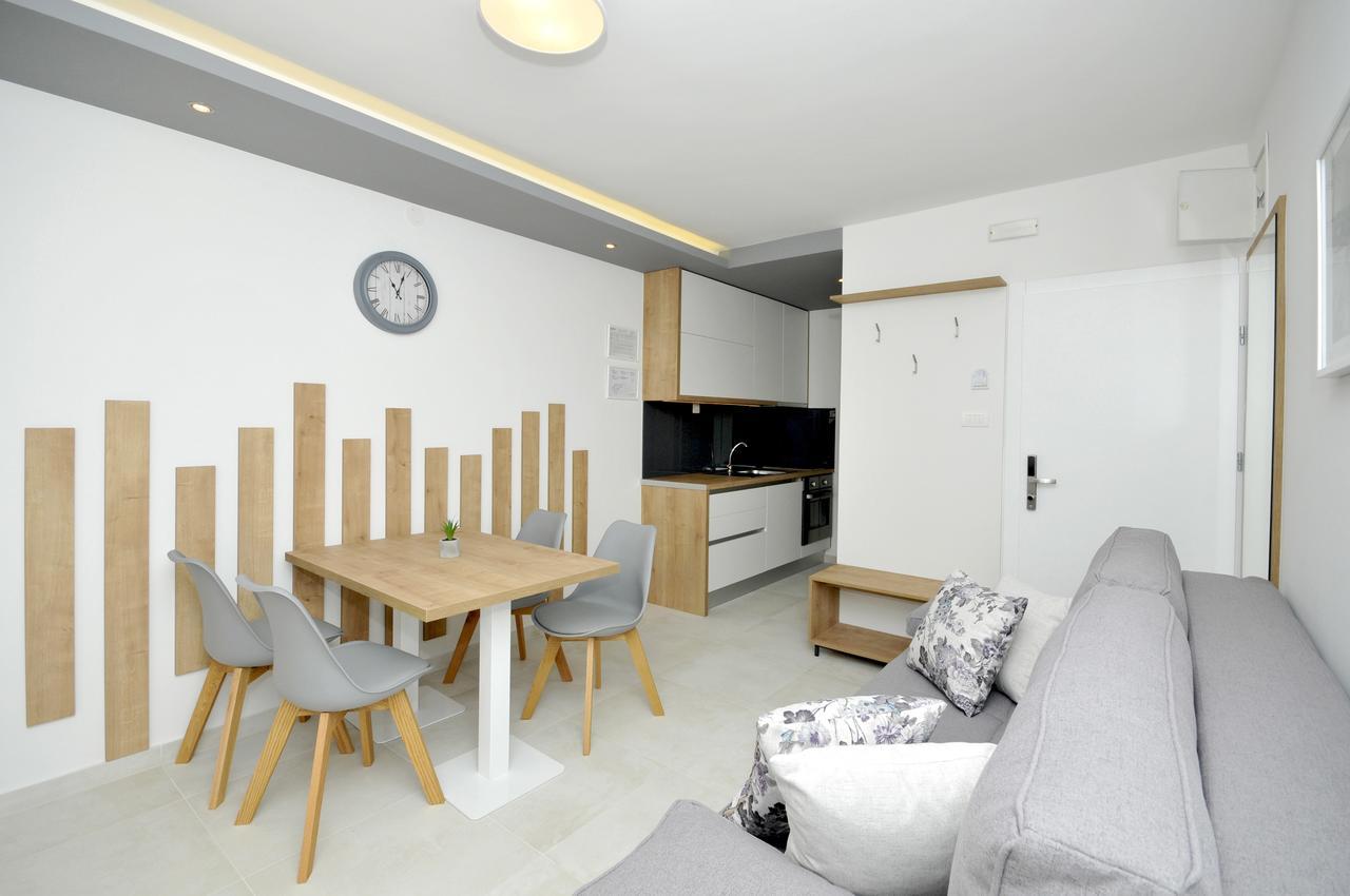 Villa Fani - Apartments In Трогір Екстер'єр фото