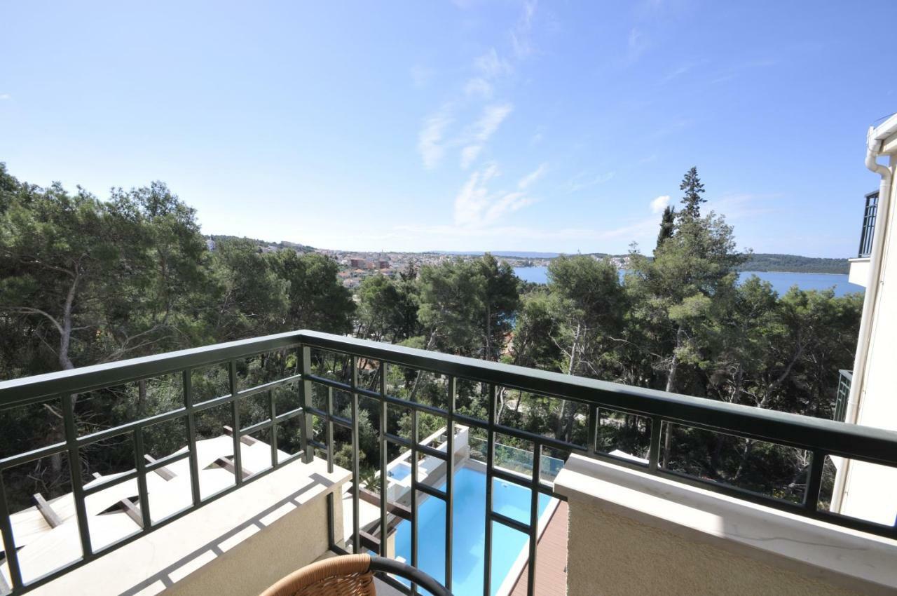 Villa Fani - Apartments In Трогір Екстер'єр фото